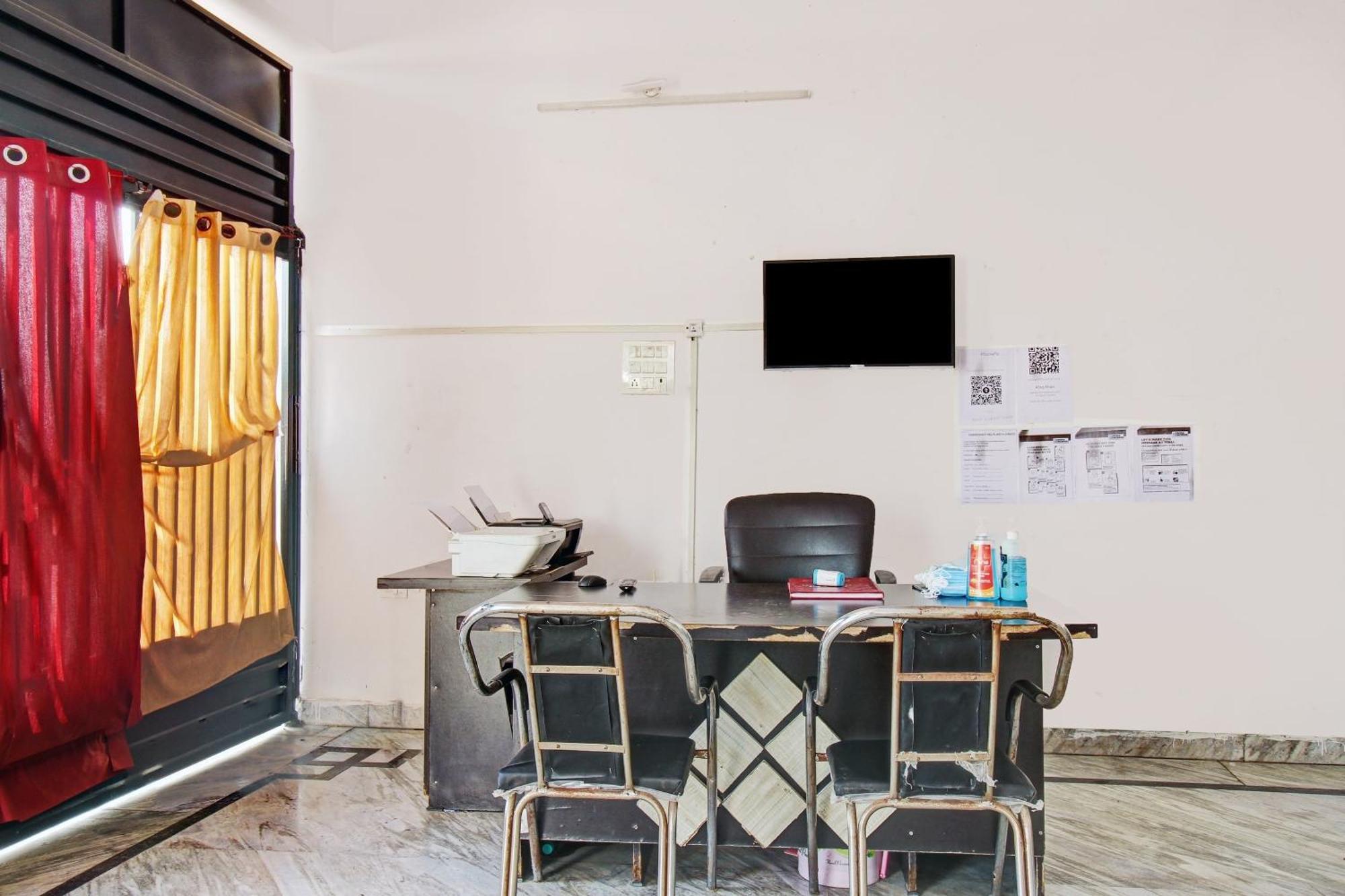 Hotel O Jr Hotel ラクナウ エクステリア 写真