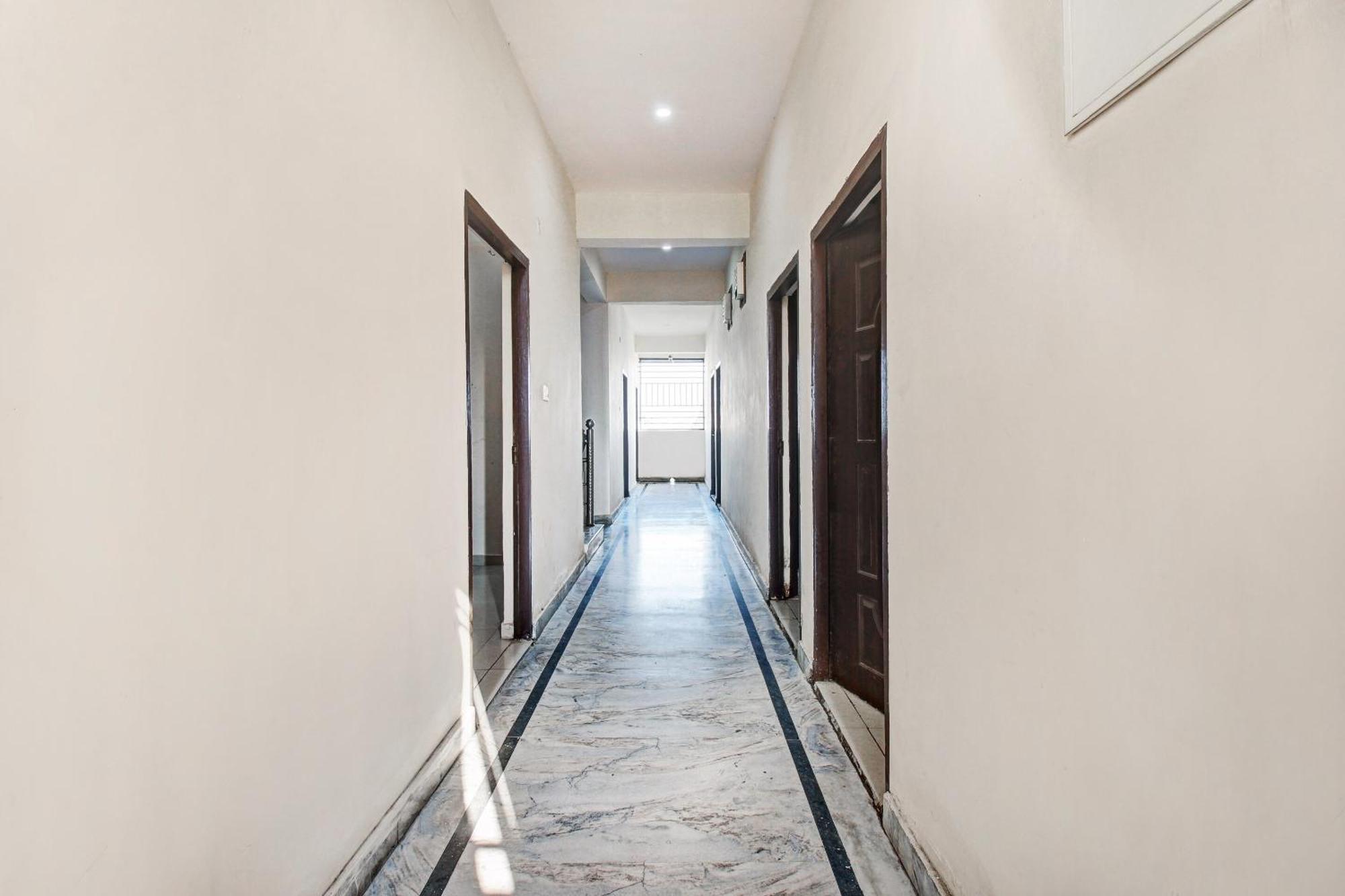 Hotel O Jr Hotel ラクナウ エクステリア 写真